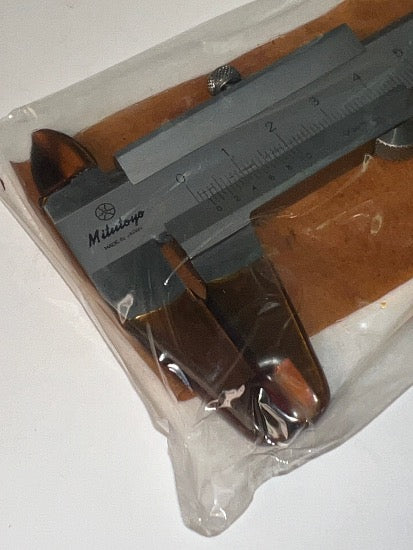 New Old Stock Mitutoyo 0-150mm Vernier Calipers with OD/ID CARBIDE-Tipped Jaws 
