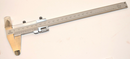 New Old Stock MITUTOYO Japan 532-102 VERNIER CALIPER 0-180MM Grad. 0.02MM - Cardon Tools